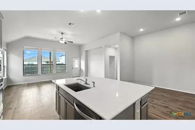 3938 Legend Park, New Braunfels, TX 78130 - Photo 9