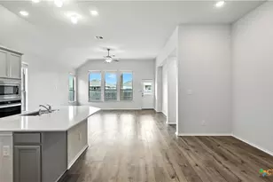 3938 Legend Park, New Braunfels, TX 78130 - Photo 5