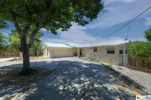 463 Nancy Dr, Canyon Lake, TX 78133 - Photo 5