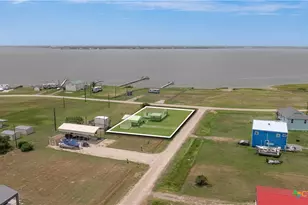 536 Sea Horse Dr, Palacios, TX 77465 - Photo 3