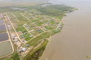 536 Sea Horse Dr, Palacios, TX 77465 - Photo 7