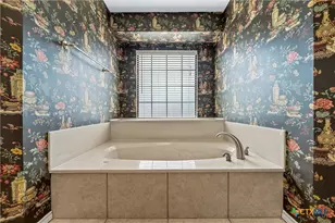 8216 Teakwood Dr, Woodway, TX 76712 - Photo 17