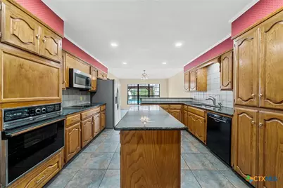 8216 Teakwood Drive, Woodway, TX 76712 - Photo 11