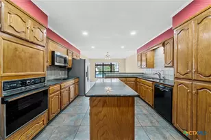 8216 Teakwood Dr, Woodway, TX 76712 - Photo 11