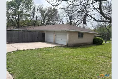 205 S College Street, Troy, TX 76579 - Photo 9