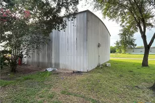 505 Pearl St, Cuero, TX 77954 - Photo 23