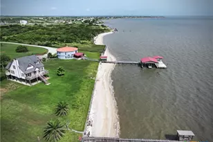 430 N Blackburn Ave, Port Lavaca, TX 77979 - Photo 3