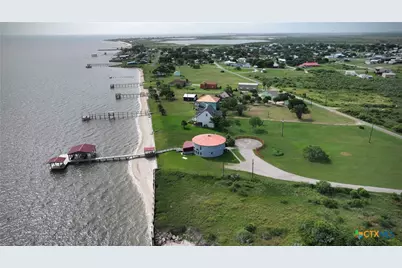 430 N Blackburn Avenue, Port Lavaca, TX 77979 - Photo 1