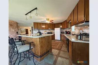 430 N Blackburn Avenue, Port Lavaca, TX 77979 - Photo 35