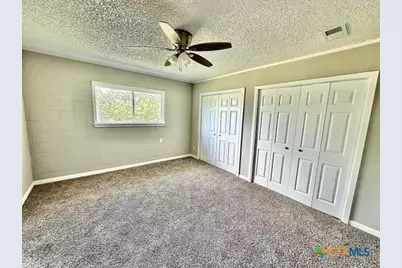 380 King Drive, Victoria, TX 77904 - Photo 7