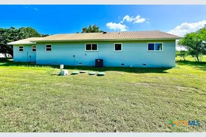 380 King Drive, Victoria, TX 77904 - Photo 3