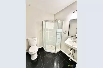 380 King Drive, Victoria, TX 77904 - Photo 11