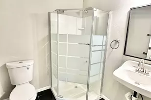 380 King Dr, Victoria, TX 77904 - Photo 11