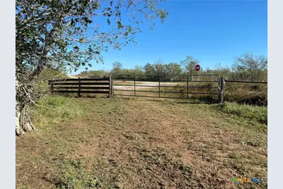 000 County Rd 407, Waelder, TX 78959 - Photo 29