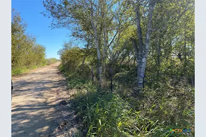 000 County Rd 407, Waelder, TX 78959 - Photo 17