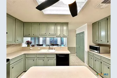 209 Westbrook Drive, Victoria, TX 77904 - Photo 17