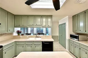 209 Westbrook Dr, Victoria, TX 77904 - Photo 17