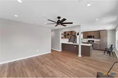 594 E South Street, New Braunfels, TX 78130 - Photo 11