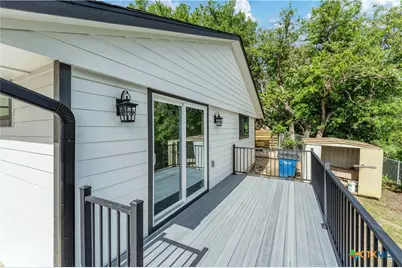 594 E South Street, New Braunfels, TX 78130 - Photo 7