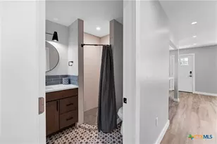 594 E South St, New Braunfels, TX 78130 - Photo 31