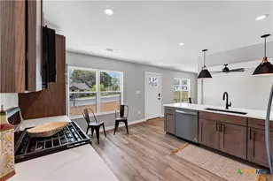 594 E South St, New Braunfels, TX 78130 - Photo 21