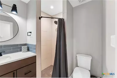 594 E South Street, New Braunfels, TX 78130 - Photo 29