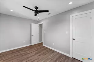 594 E South St, New Braunfels, TX 78130 - Photo 35