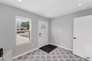 594 E South St, New Braunfels, TX 78130 - Photo 25