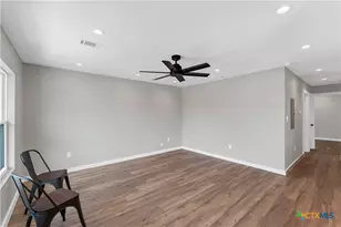 594 E South St, New Braunfels, TX 78130 - Photo 15