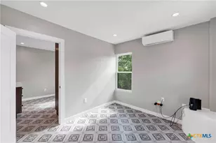 594 E South St, New Braunfels, TX 78130 - Photo 27