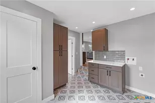 594 E South St, New Braunfels, TX 78130 - Photo 23