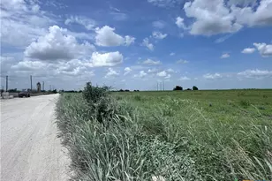 35 Ih, Jarrell, TX 76537 - Photo 17