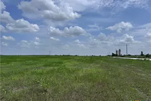 35 Ih, Jarrell, TX 76537 - Photo 33