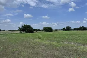 35 Ih, Jarrell, TX 76537 - Photo 25