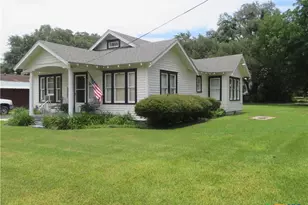 206 S Allen, Edna, TX 77957 - Photo 3