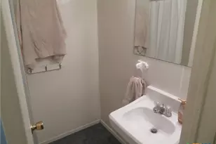 206 S Allen, Edna, TX 77957 - Photo 33