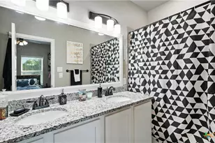 911-913 E Seideman St, Seguin, TX 78155 - Photo 27