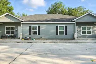 911-913 E Seideman St, Seguin, TX 78155 - Photo 7