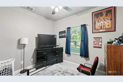 911-913 E Seideman Street, Seguin, TX 78155 - Photo 37