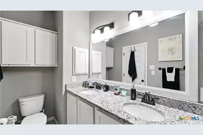 911-913 E Seideman Street, Seguin, TX 78155 - Photo 25