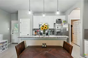 911-913 E Seideman St, Seguin, TX 78155 - Photo 9