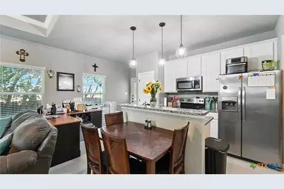 911-913 E Seideman Street, Seguin, TX 78155 - Photo 17