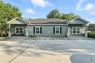 911-913 E Seideman St, Seguin, TX 78155 - Photo 1