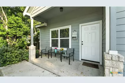 911-913 E Seideman Street, Seguin, TX 78155 - Photo 3