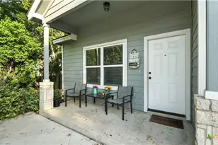 911-913 E Seideman St, Seguin, TX 78155 - Photo 3