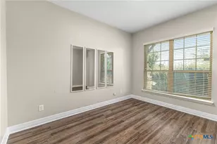 609 Community Dr, New Braunfels, TX 78132 - Photo 7