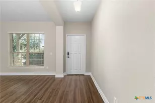 609 Community Dr, New Braunfels, TX 78132 - Photo 5