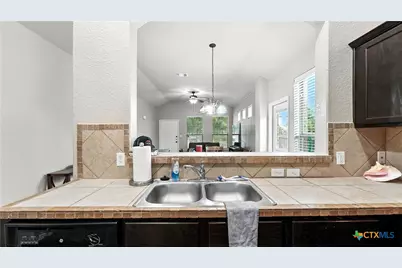 557 Creekside Circle, New Braunfels, TX 78130 - Photo 9