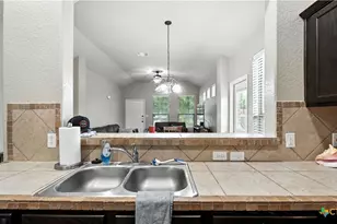 557 Creekside Cir, New Braunfels, TX 78130 - Photo 11