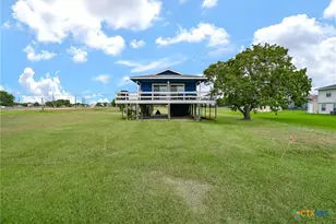 448 Stovall Dr, Palacios, TX 77465 - Photo 3